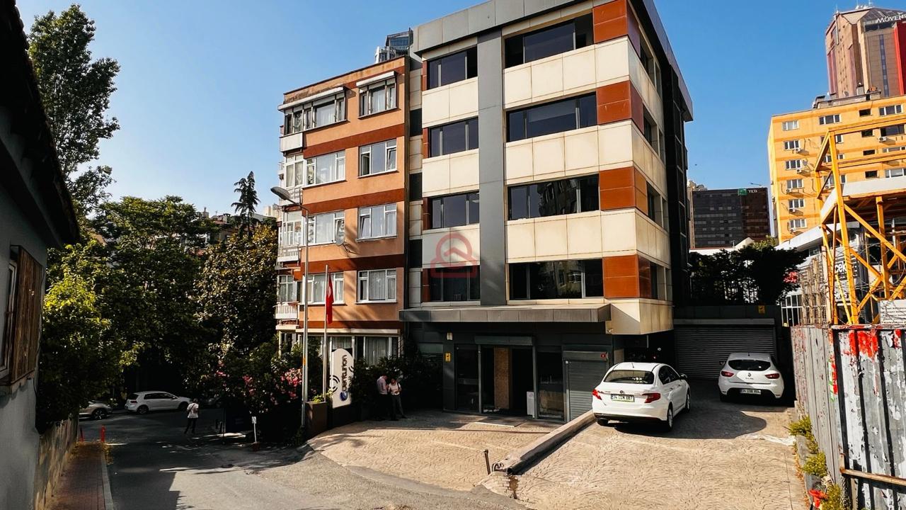 Beşiktaş Gayrettepe'de 55 günde kiralaması tamamlanan ticari bina