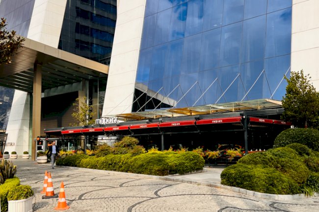 Gayrettepe Midpoint Cafe & Restaurant