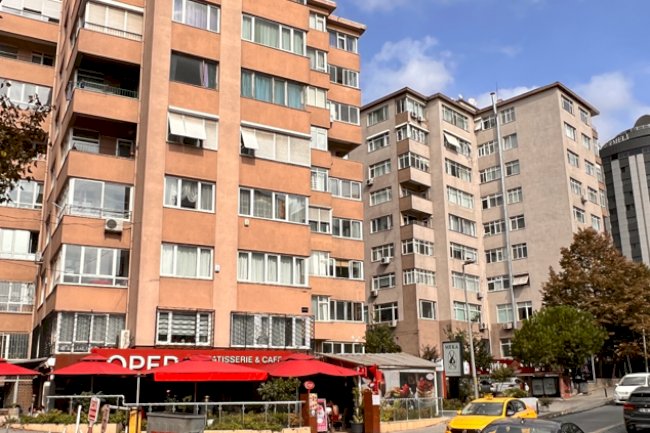 Opera Patisserie & Cafe