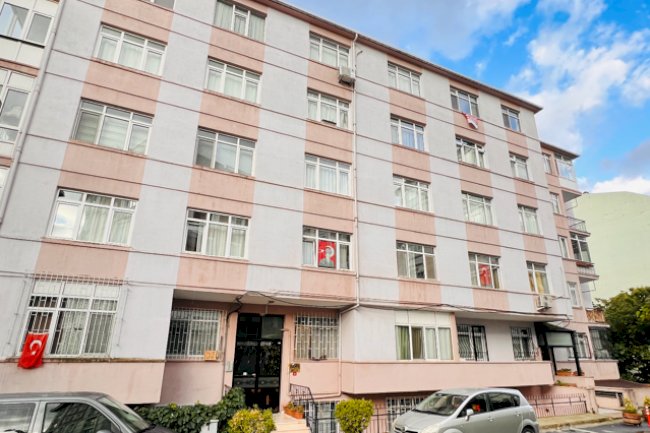 Şahin Apt