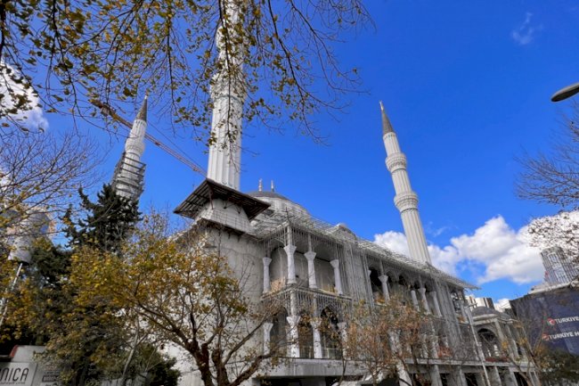 Barbaros Hayrettin Paşa Cami (Levent Cami)