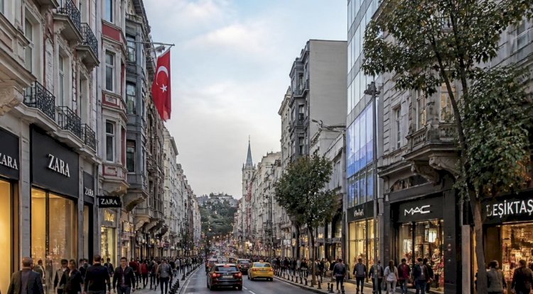 Yıldız Posta Caddesi'nde Gün İçi Yaya Trafiği Ticari Değerleri Nasıl Etkiliyor?