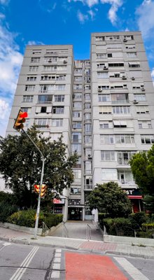 Esengül Apt