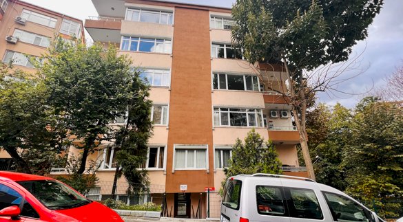 Emel Apt