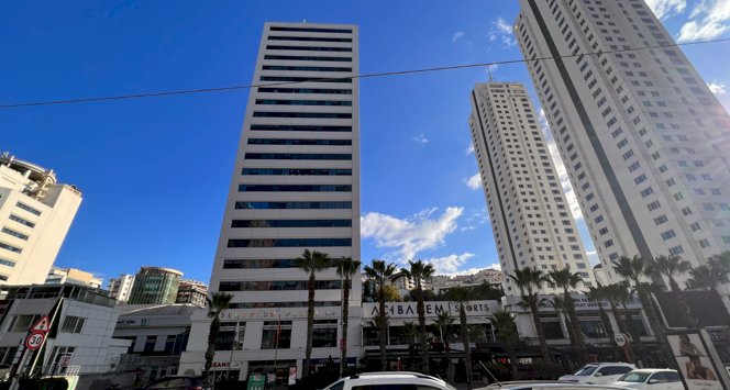 Selenium Plaza
