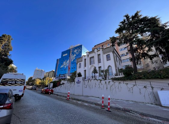 Süslü Karakol