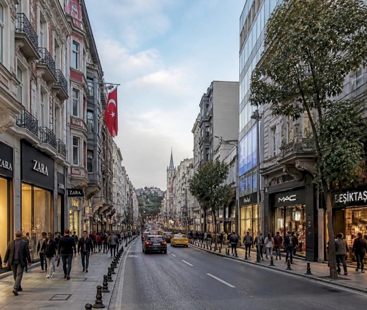 Yıldız Posta Caddesi'nde Gün İçi Yaya Trafiği Ticari Değerleri Nasıl Etkiliyor?